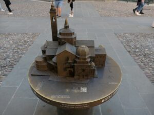 The last image shows the front of the basilica.